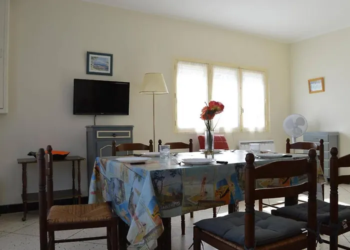 Sp000-006 Maison 5 Pieces Pierre La * Saint-Pierre-la-Mer (Aude)